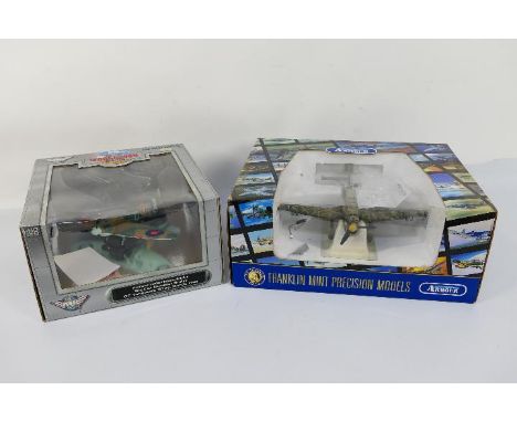 Franklin Mint - Air Signature (Yat Ming) - Two boxed diecast model military aircraft . Lot consists of a 1:48 scale Air Signa