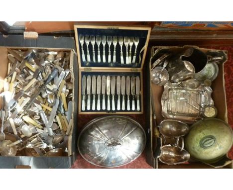 A mixed quantity of mostly silver plated cutlery to include large serving ladles, dinner knives, forks, spoons, etc together 