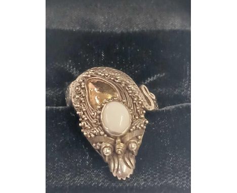 FANCY SILVER STONE SET RING