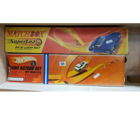BOXED MATCHBOX SUPER FAST SF2 LOOP SET & A STUNT ACTION SET BY MATTEL IN BOXES