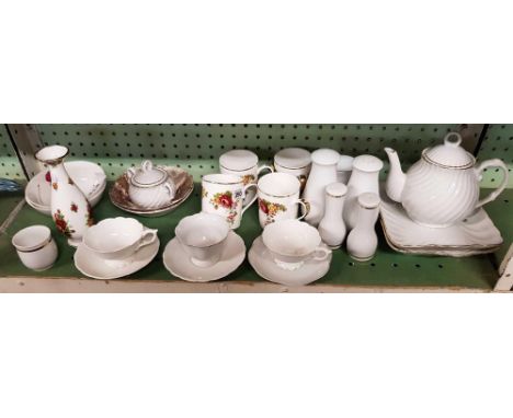 SHELF OF WOOD & MOON CHINAWARE & AN OLD BOUNDARY ROYAL ALBERT VASE & OTHER CHINAWARE