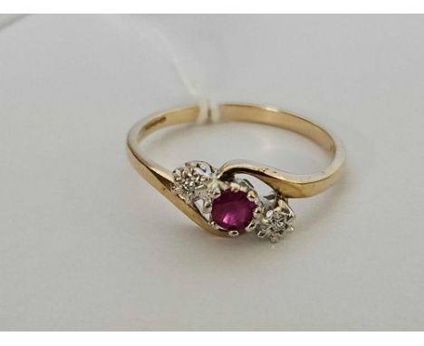 9ct RUBY & DIAMOND TWIST RING, 2.5g
