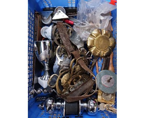 CARTON WITH MISC HORSE BRASSES, HAND TOOLS, DOOR HANDLES & ENGINEERING TOOLS