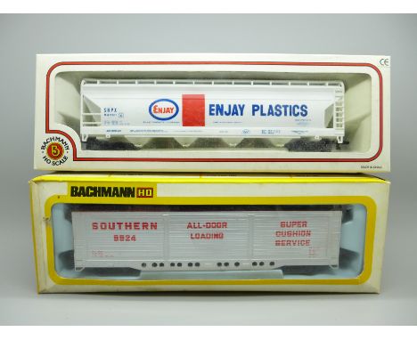 Two Bachmann HO gauge rolling stock, 56' Center Flow hopper and one other, both boxed 