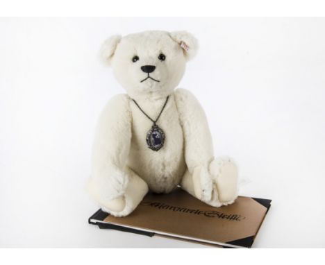 A Steiff Limited Edition Margarete Teddy Bear Scrapbook, 2185 of 3000, in original box with certificate, 2009