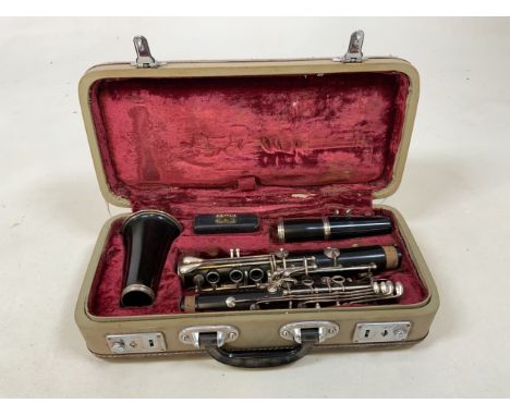 A vintage Corton Sapphire Clarinet in original case in used condition 