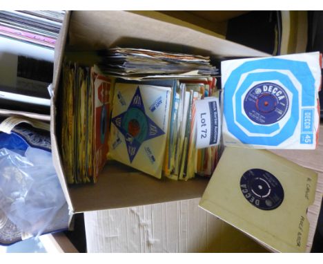 Records : Nice collection of 1960's singles incl original sleeves also includes 20 Rolling Stones singles, good/vgc.