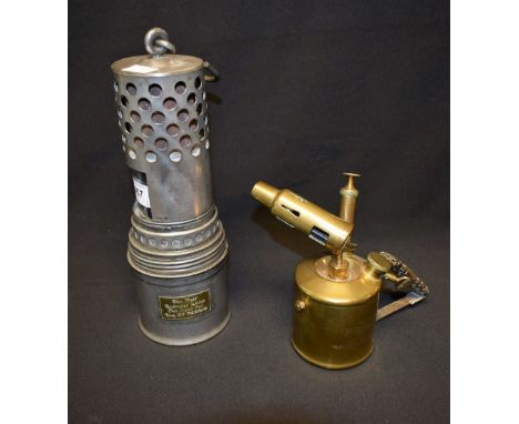A vintage The Wolf radiator lamp no 707649; a Primus blow lamp (2) 