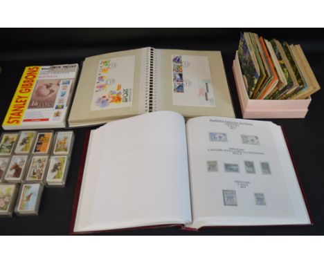 10 full sets of Gallaher cigarette cards including dogs &amp; racing scenes, albums of cigarette &amp; tea cards, album of Fi