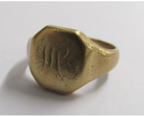 9ct gold signet ring with worn initials - engraved inside M.F.S J.H.G 24/12/39 - ring size K - total weight 6.0g
