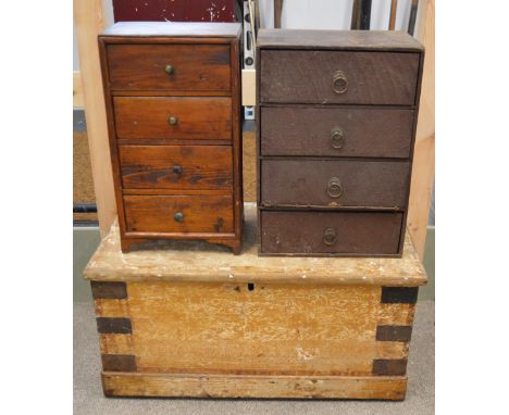 Small pine trunk - approx. 75cm x 39cm x&nbsp; 37cm &amp; two sets of storage drawers&nbsp;
