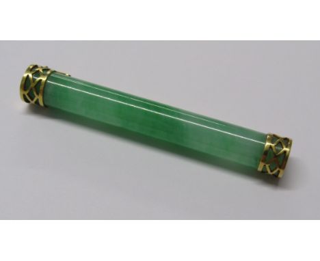 14ct gold mounted jade brooch, 9.4g - approx. 4.5cm&nbsp;