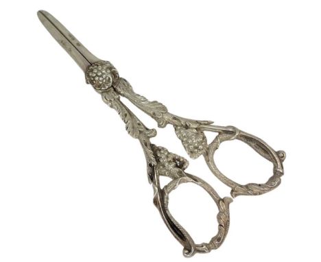 Cast Silver Victorian Grape Scissors. 139 g. London 1887, William Hutton and SonsWith naturalistically formed vine branch han