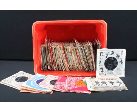 Vinyl - Over 150 mainly 1960s Beat, Rock &amp; Pop 7" singles to include The Kinks, The Yardbirds, Small Faces, Johnny Kidd &