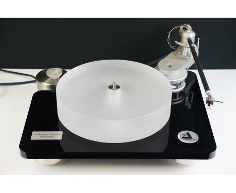 Hi-Fi - Clearaudio Champion Magnum turntable, fitted with a Clearaudio Unify 14" carbon tonearm. Fitted with a Axia cartridge