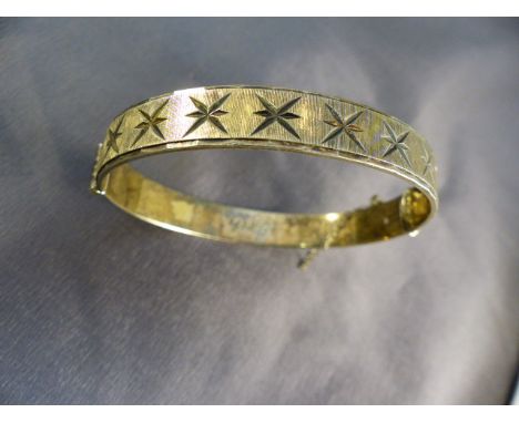 Hallmarked Silver Gilt bangle c1970 - Safety chain needs repair. Star decoration 
