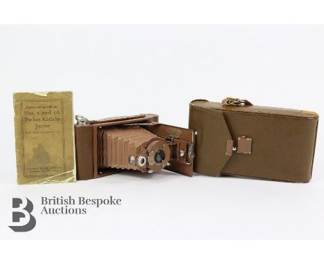 Vintage Rainbow Hawkeye Nr 2 folding model B, with tan livery and the original case and manual.&nbsp;