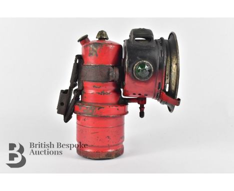 1920's GPO Postman's bicycle headlamp by Miller Bicycle Lamps, English, original red GPO enamel finish.&nbsp;

--