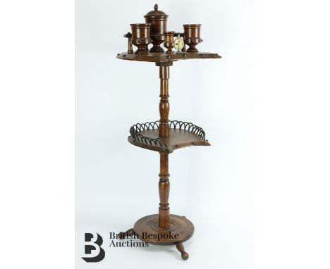 Early 20th century oak smokers stand, hand crafted in a shoe horse design on two levels. The top level having a pipe rack for