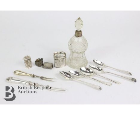 Miscellaneous silver, including a silver Georgian vinaigrette Birmingham hallmark, mm Samuel Pemberton, dated 1804, a Contine