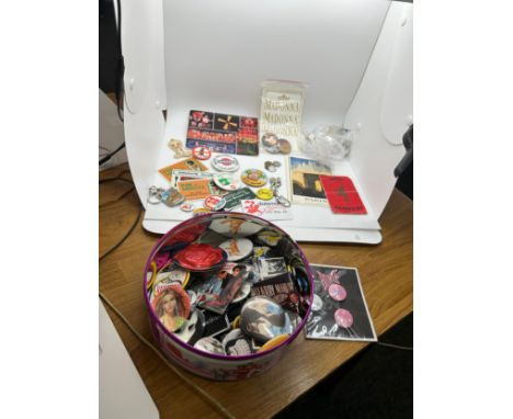 Selection of vintage and later badges 