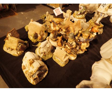 Collection of Hummel figurines and Lilliput Lane cottages ( no deeds or boxes )