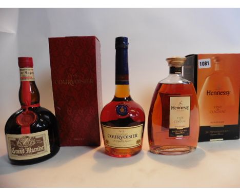 3 bottles, 1x Hennessy Fine de Cognac Qualite Rare decanter with box 70cl 40%, 1x Courvoisier VS Cognac with box 70cl 40% & 1