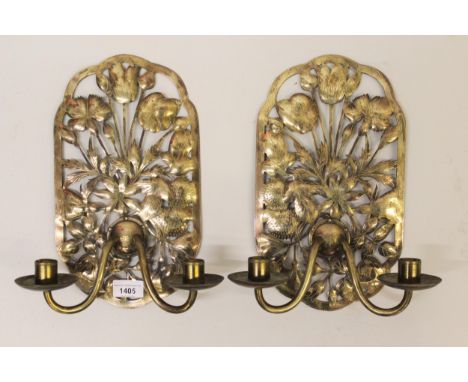 Alfred Bucknell / Ernest Gimson, pair of fine brass Cotswold school twin light wall sconces, the cartouche shaped backs decor