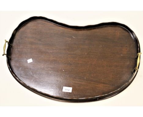 Mahogany kidney shaped two handled tray, 24ins wide together with two mahogany wine tables and a small mahogany three shelf b