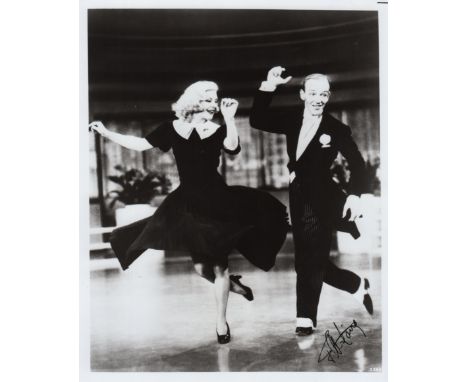ASTAIRE FRED: (1899-1987) American Actor &amp; Dancer, Academy Award winner. Signed 8 x 10 photograph of Astaire in a full le