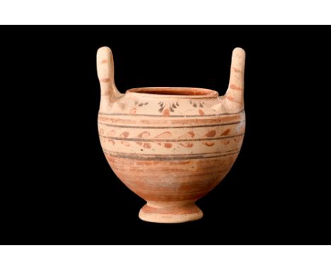 Ca. 500 BC.A lebes gamikos, an exceptional ceramic artifact, features an inverted bell-shaped body that tapers towards the ba