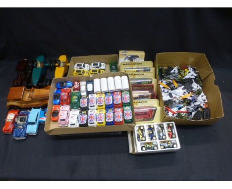 Collection of approximately 50 diecast and plastic model vehicles to include some boxed examples, features Corgi, Matchbox et