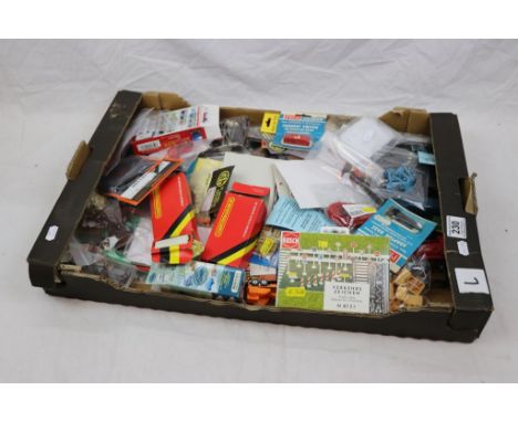 Quantity of OO gauge model railway accessories mainly in sealed bags/carded and unopened featuring Peco, Gem, Busch Gaugemast