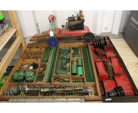 Vintage Meccano to include a wooden case containing various green accessories, custom built model with 3 x  Mamod items (stat