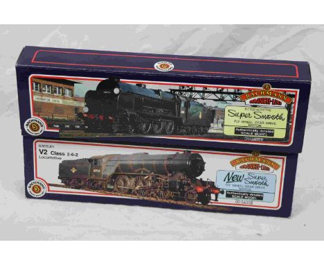 Two boxed Bachmann OO gauge locomotives to include 31554 V2 60903 Double Chimney BR green and 31401 Lord Nelson 864 Sir Marti
