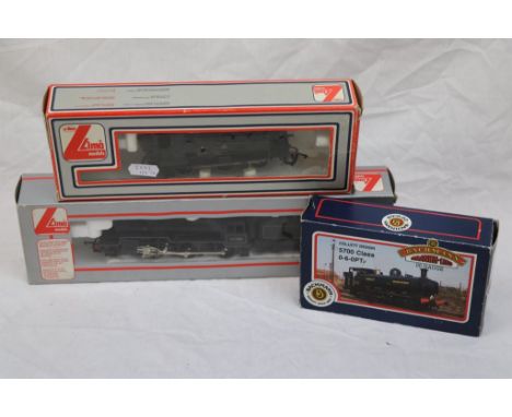 Three OO gauge locomotives to include Lima x 2 (Crab 42760 and 8420) and a Bachmann 31900 57XX 7760 Great Western Green