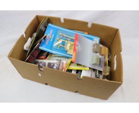 Collection of carded and unopened OO gauge model railway accessories to include mainly Hornby examples featuring Thomas The T