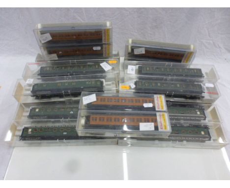 19 Cased Fleischmann HO scale items of rolling stock to include 5689, 5687, 5082, 5079, 5687, 5082 5012K etc