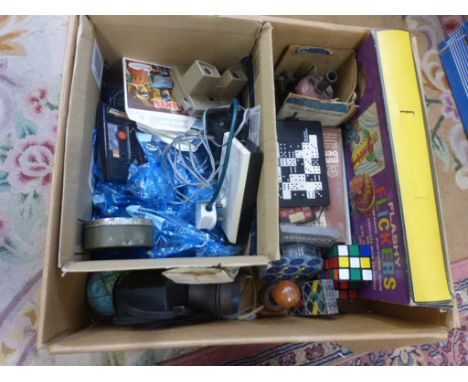 Group of mixed collectables to include boxed Wilson Bros. Vertical Model Steam Engine (box damaged), boxed Flashy Flickers, R
