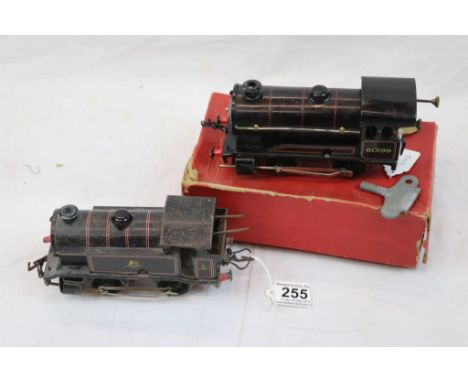 Boxed Hornby O gauge clockwork No 50 Locomotive (reversing) with key in black livery 60199 plus another 0-4-0 loco (2)