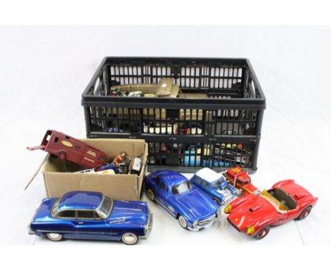 Quantity of loose diecast car &amp; motorbike models featuring Dinky, Corgi, Matchbox, Maisto etc