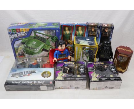 Collection of 10 boxed/cased Film/Comic related collectables to include Harry Potter colour change glass, 2 x Tomy Pokemon Z-