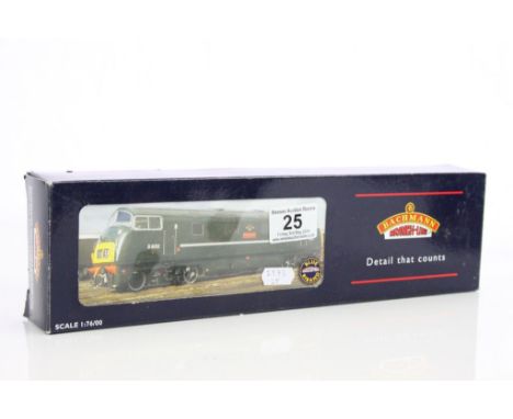 Boxed Bachmann OO gauge Blue Riband 32050 Class 42 Warship Diesel D817 Foxhound BR Maroon locomotive