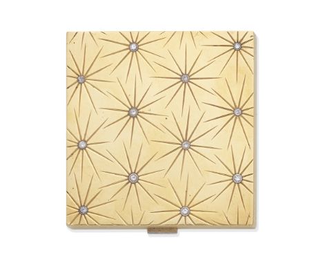 DRAYSON: DIAMOND-SET COMPACT, CIRCA 1930The case of engraved starburst design, the front set with brilliant-cut diamonds, the