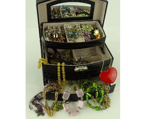 A quantity of mixed Vintage jewellery, in black jewellery box