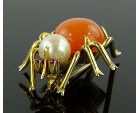 A 14ct gold gemstone set figural spider brooch, body set with cabachon carnelian, whole pearl and ruby eyes, length 29.7mm, 7