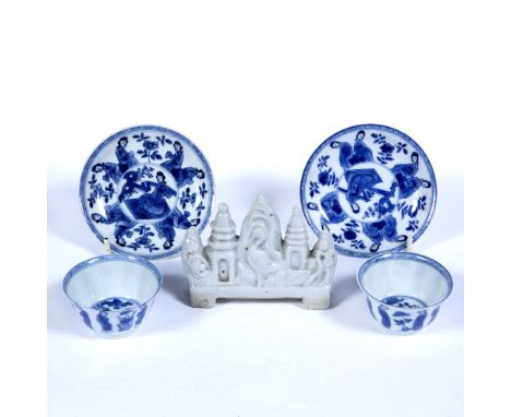 Pair of blue and white tea bowls and saucers Chinese, Kangxi (1662-1722) each decorated with 'Long Eliza' and a blanc de chin