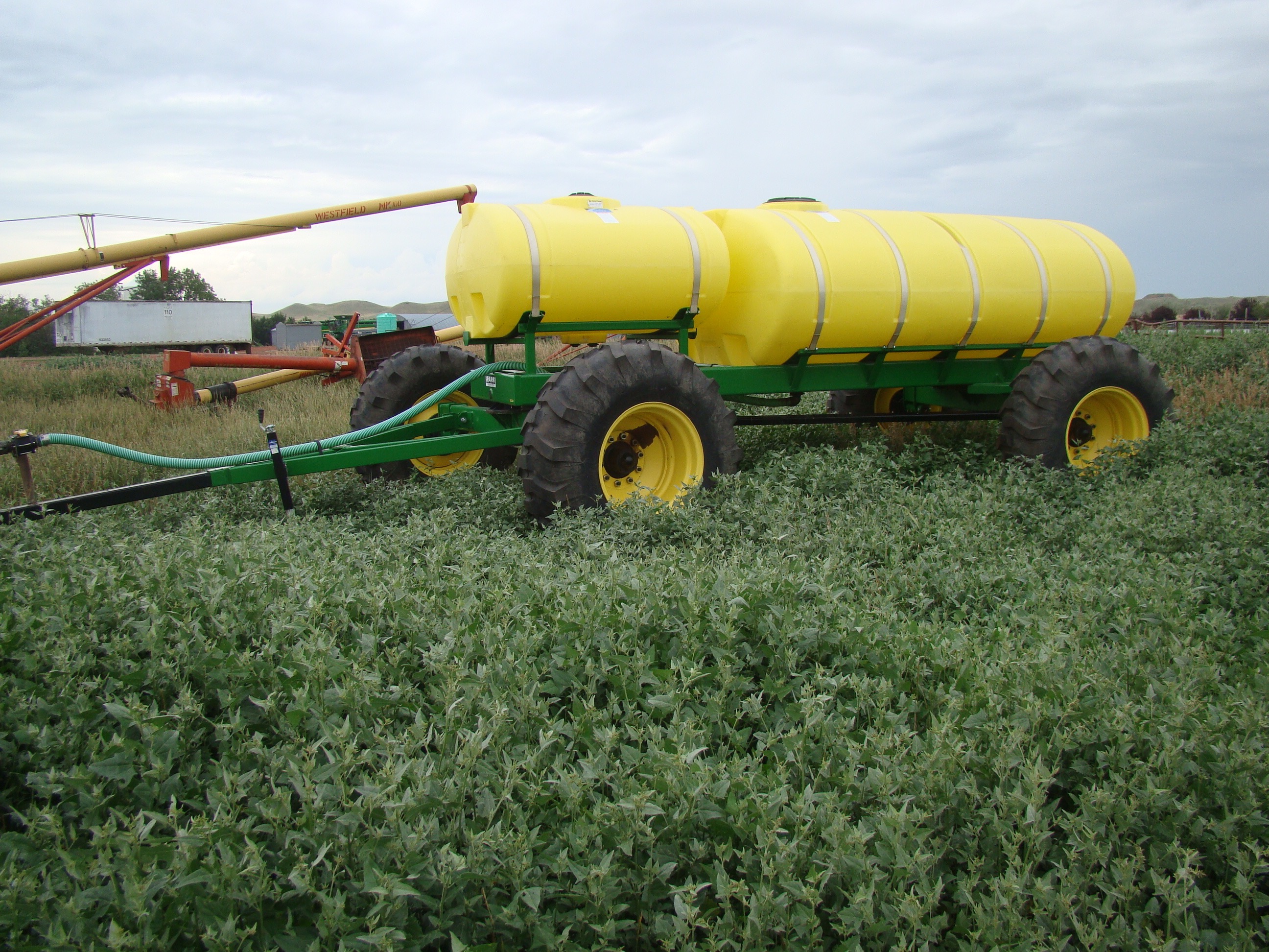 2012 Liquid Fertilizer Trailer 2 Tanks, 400 Gallon/1600 Gallon