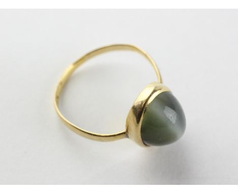 An antique Scottish 22k gold Cats Eye chrysoberyl ring, size Q, 3.8 grams