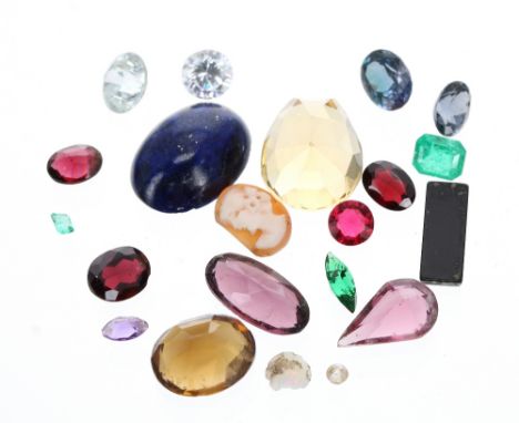 Collection of unmounted gem stones to include emerald, amethyst, moonstone, cultured pearls, garnets, moissanite, opal and ot